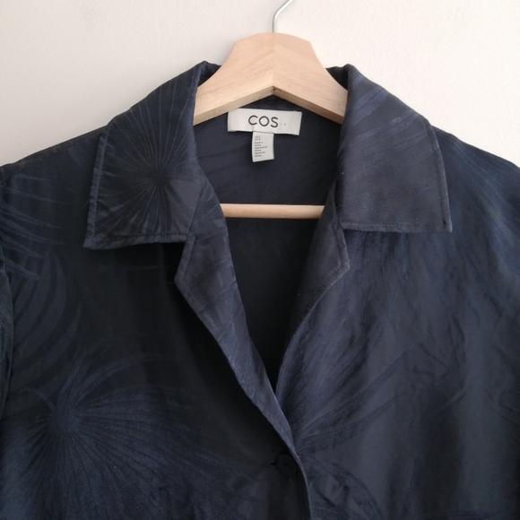 COS Silk Tencel Blend Jacquard Short Sleeve Button Up Navy Blue 8 - Picture 5 of 16